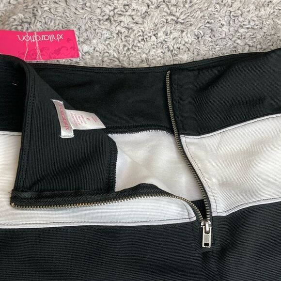 NWT Black & White M Horizontal Thick Stripes Stretchy Mini Skirt - Picture 7 of 9